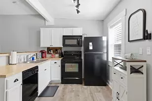 2320 Mistletoe, Waco, TX 76706 - Photo 3