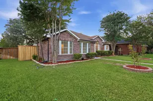 7034 Lo Chalmers Ln, Garland, TX 75043 - Photo 3
