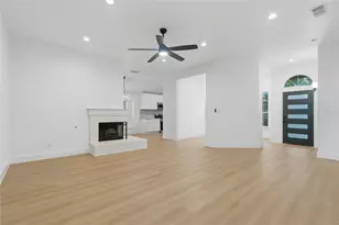 7034 Lo Chalmers Ln, Garland, TX 75043 - Photo 9