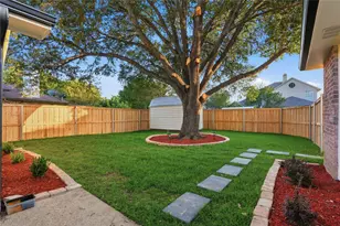 7034 Lo Chalmers Ln, Garland, TX 75043 - Photo 21