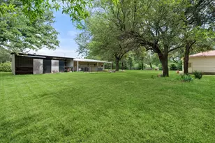 126 Smallwood Ct, Springtown, TX 76082 - Photo 3