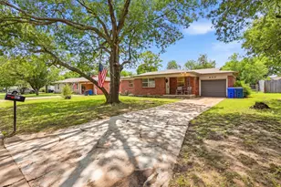 807 Elizabeth Blvd, Granbury, TX 76048 - Photo 1