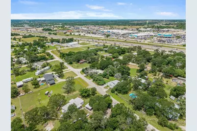 209 Renee Drive, Hudson Oaks, TX 76087 - Photo 29