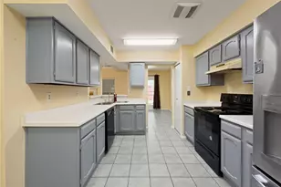 2426 Sutton Dr, Arlington, TX 76018 - Photo 13