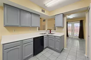 2426 Sutton Dr, Arlington, TX 76018 - Photo 15