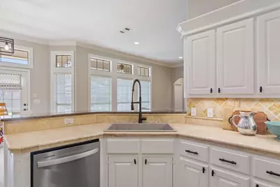 302 Edinburgh, Waco, TX 76712 - Photo 17