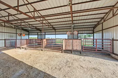 2500 County Road 332, Era, TX 76238 - Photo 33