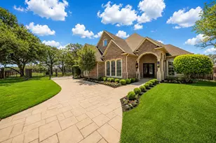 2726 Country Club Rd, Pantego, TX 76013 - Photo 1