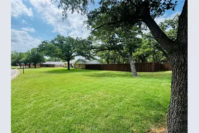 1423 Oak Hills Drive, Graham, TX 76450 - Photo 23