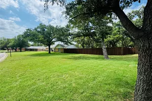 1423 Oak Hills Dr, Graham, TX 76450 - Photo 23