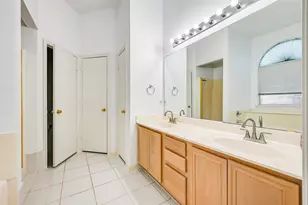 700 N Emma Dr, Arlington, TX 76002 - Photo 9