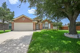 700 N Emma Dr, Arlington, TX 76002 - Photo 1