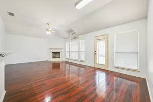 700 N Emma Dr, Arlington, TX 76002 - Photo 5
