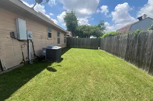 3141 Twisted Vine Ln, Grand Prairie, TX 75052 - Photo 21