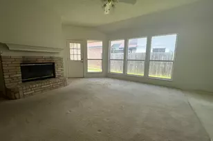 3141 Twisted Vine Ln, Grand Prairie, TX 75052 - Photo 5