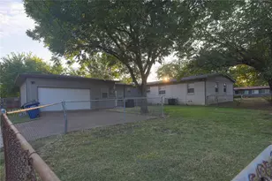 10959 Park Oak Cir, Dallas, TX 75228 - Photo 17