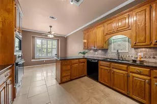9406 Wildflower Dr, Woodway, TX 76712 - Photo 13