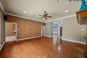 9406 Wildflower Dr, Woodway, TX 76712 - Photo 9