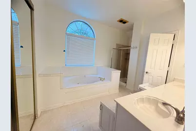 434 Moonlight Way, Irving, TX 75063 - Photo 13
