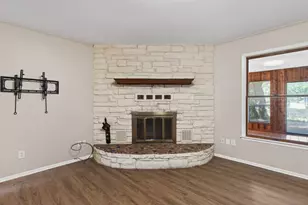 4202 Indian Creek Ct, Granbury, TX 76049 - Photo 11