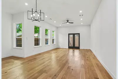 2220 Bombay Avenue, Dallas, TX 75235 - Photo 3