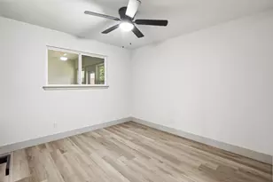 442 Hanover Ln, Irving, TX 75062 - Photo 25