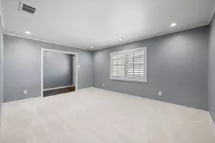 9923 Knoll Krest Dr, Dallas, TX 75238 - Photo 19