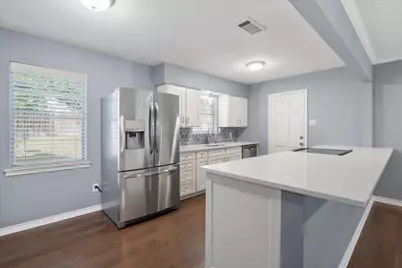 9923 Knoll Krest Drive, Dallas, TX 75238 - Photo 11
