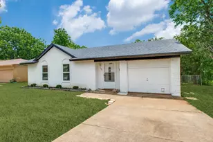 109 Sunset Dr, Euless, TX 76040 - Photo 1