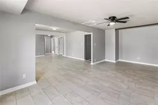 1010 E Lovers Ln, Arlington, TX 76010 - Photo 3