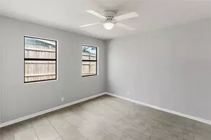1010 E Lovers Ln, Arlington, TX 76010 - Photo 11