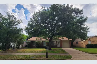 723 Briggs Street, Cedar Hill, TX 75104 - Photo 1