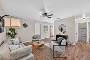 1012 Plover Ln, Arlington, TX 76015 - Photo 3