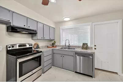1012 Plover Lane, Arlington, TX 76015 - Photo 5