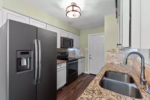 4108 Cypress Springs Dr, Arlington, TX 76001 - Photo 3