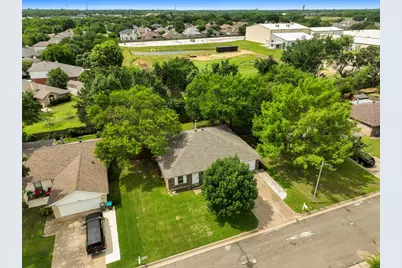 4108 Cypress Springs Drive, Arlington, TX 76001 - Photo 29