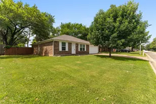 4108 Cypress Springs Dr, Arlington, TX 76001 - Photo 5