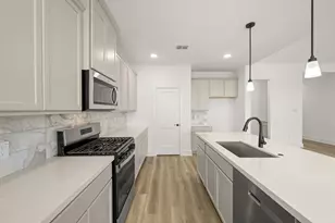 9116 Kansas Pacific Dr, Fort Worth, TX 76036 - Photo 7