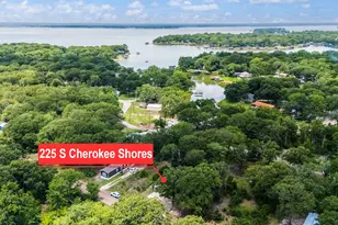 225 S Cherokee Shores Dr, Mabank, TX 75156 - Photo 1
