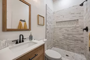 225 S Cherokee Shores Dr, Mabank, TX 75156 - Photo 11