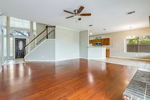 870 Raintree Ln, DeSoto, TX 75115 - Photo 3