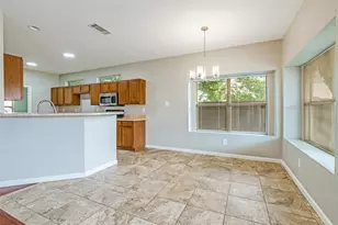 870 Raintree Ln, DeSoto, TX 75115 - Photo 11