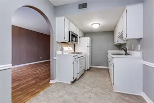 15926 Stillwood St, Dallas, TX 75248 - Photo 7