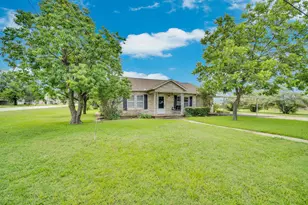 508 E Henderson St, Itasca, TX 76055 - Photo 3