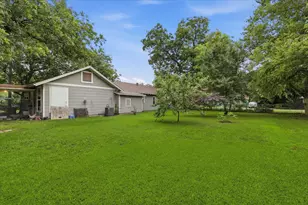 1411 E Garnett St, Gainesville, TX 76240 - Photo 19