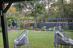1136 Ridgeview Cir, Granbury, TX 76048 - Photo 11