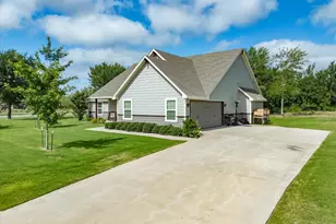 1018 Westwood Dr, Graham, TX 76450 - Photo 29