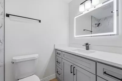 2506 Timberlake Drive, Irving, TX 75062 - Photo 17