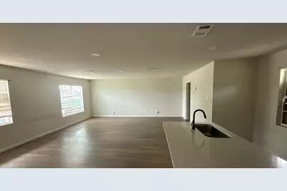 3155 E Ledbetter Drive, Dallas, TX 75216 - Photo 5