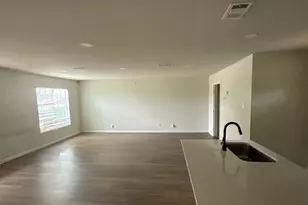3155 E Ledbetter Dr, Dallas, TX 75216 - Photo 5